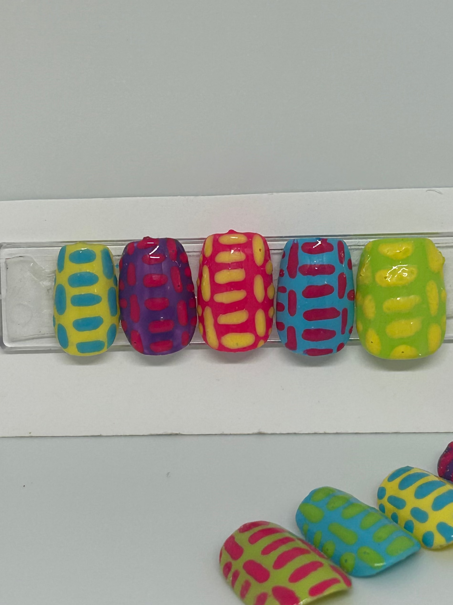 “NEON LOVE “